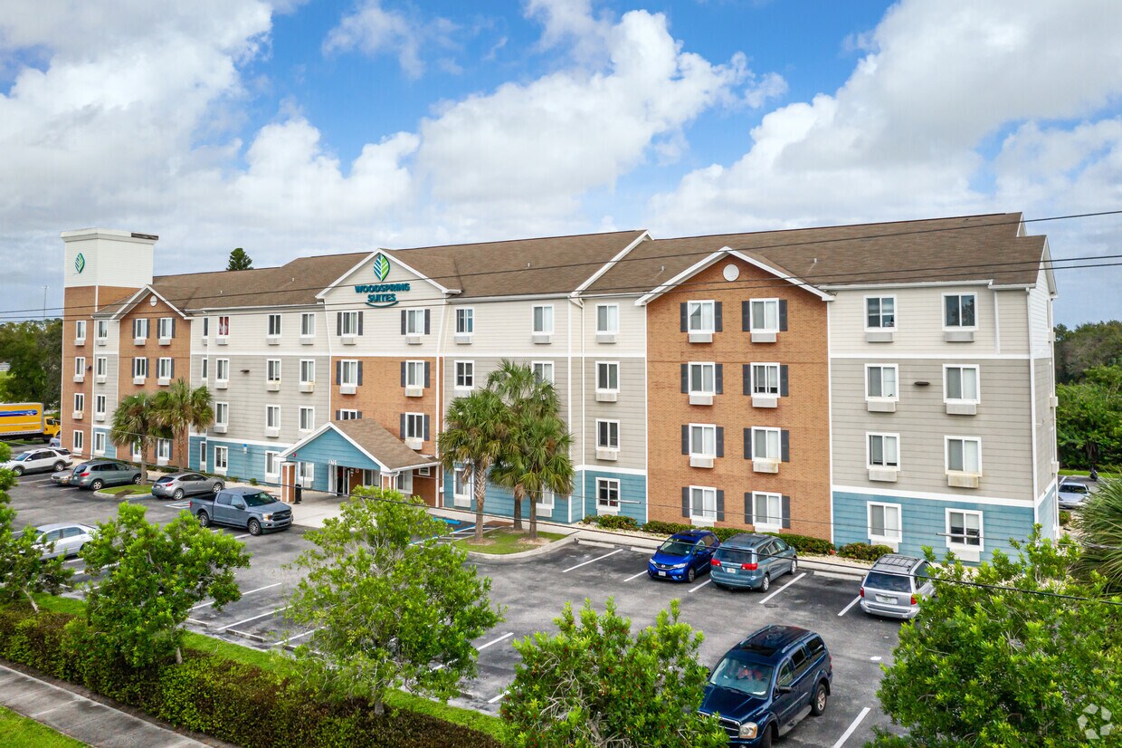 9701 Orange River Blvd, Fort Myers, FL 33905