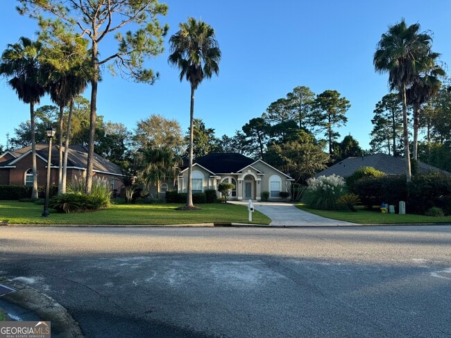 Building Photo - 204 Cardinal Cir W