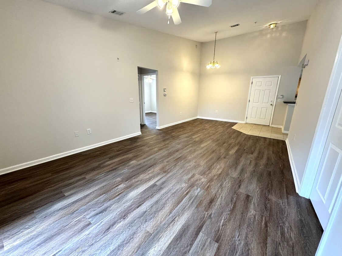 Primary Photo - Lovely 3BR/2BA Westside Condo