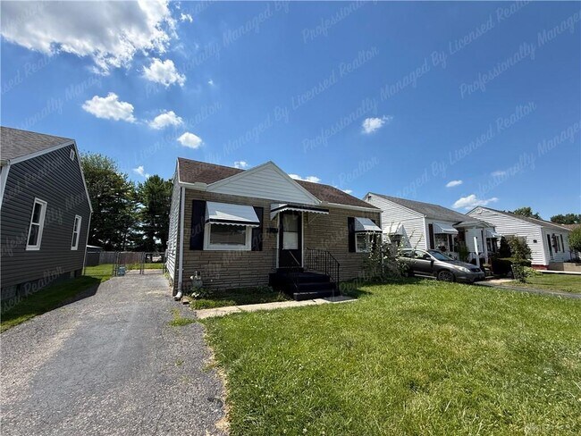 Building Photo - 1261 Malden Ave