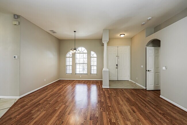 Foto del edificio - 6282 Rock Creek Cir