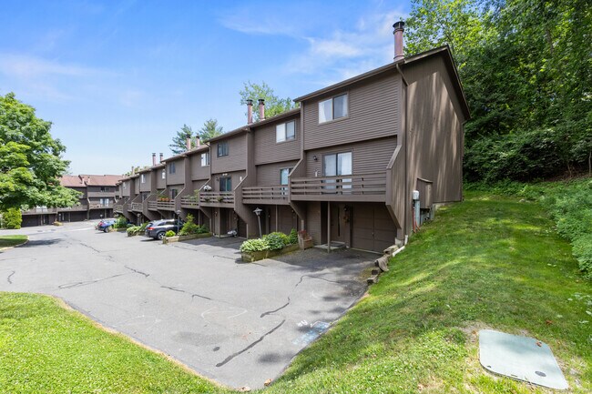 Foto del edificio - 157 Shelter Rock Rd