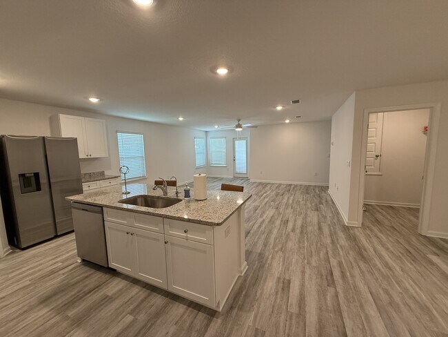 Foto del edificio - 225 Gray Owl Dr