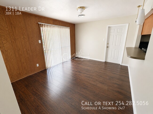 Foto del edificio - 1311 Leader Dr