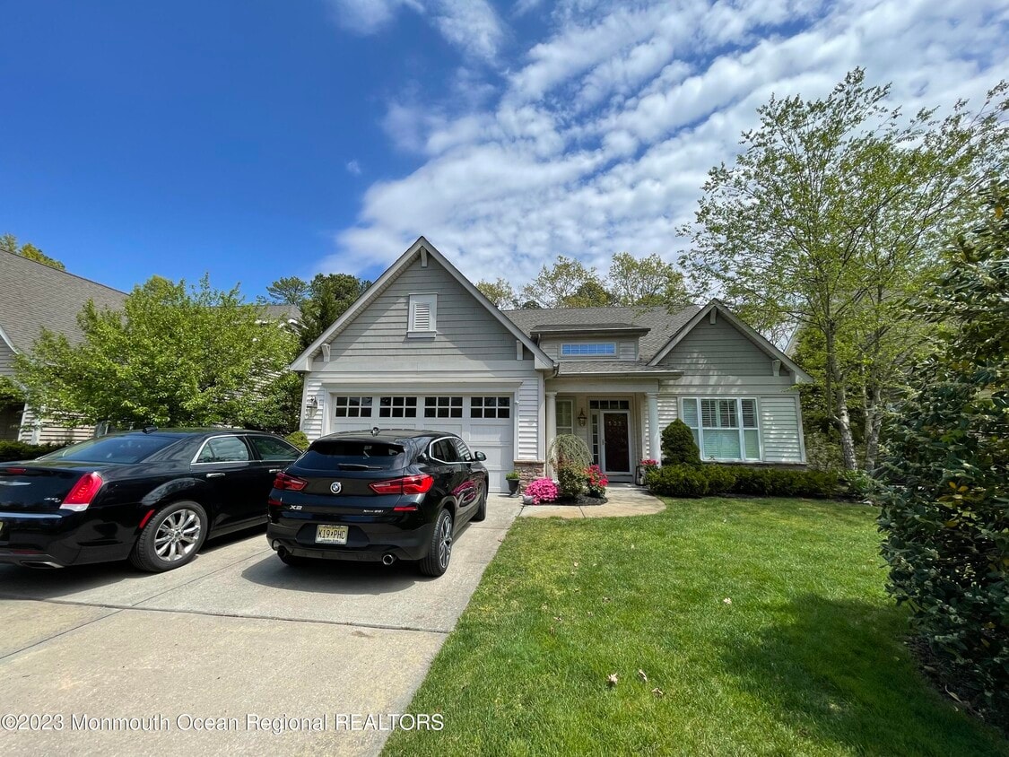 Primary Photo - 535 Country Club Dr