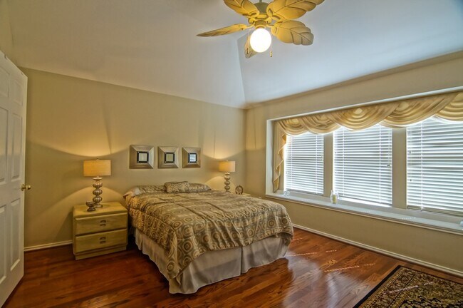 Foto del edificio - 3819 Shady Breeze Dr