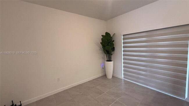 Foto del edificio - 2833 SE 25th Ave