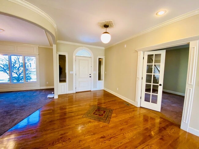 Building Photo - {5183} Spacious Home in White Horse + Thre...