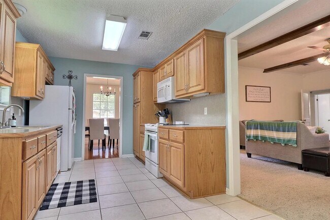 Foto del edificio - 17628 Chadsford Ave