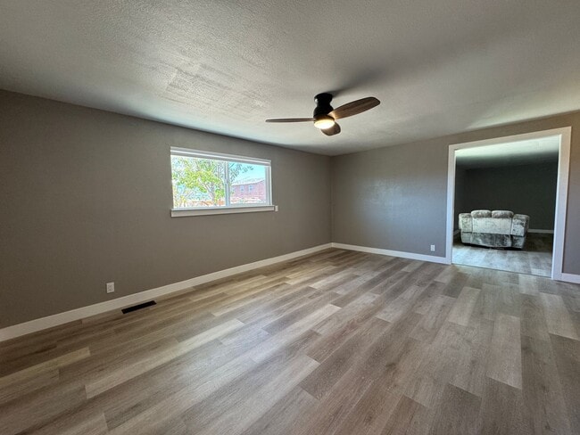 Foto del edificio - 3 Bed 2 Bath Remodeled Home in North Valleys!