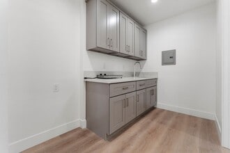 Building Photo - 13021 Sandra Pl