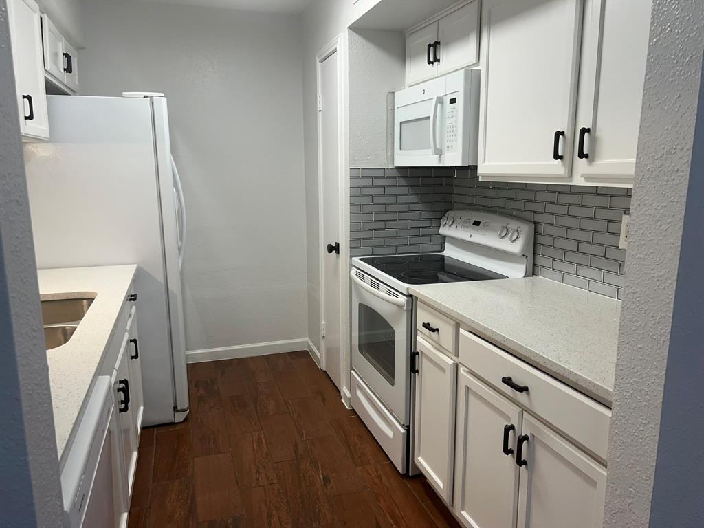 Primary Photo - 5550 N Braeswood Blvd