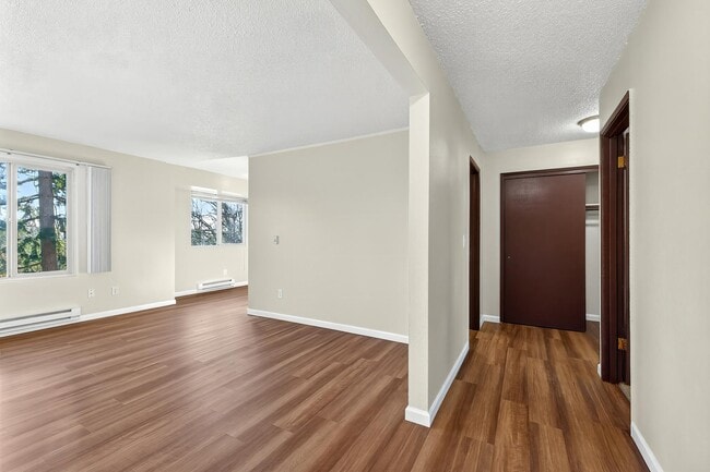 Building Photo - Greentree