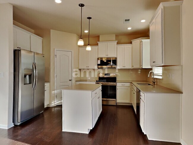 Foto del edificio - 154 Eden Ave