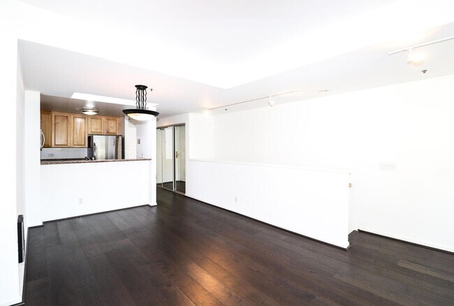Building Photo - Two Bedrooms, Two Baths Town-home With 1 G...