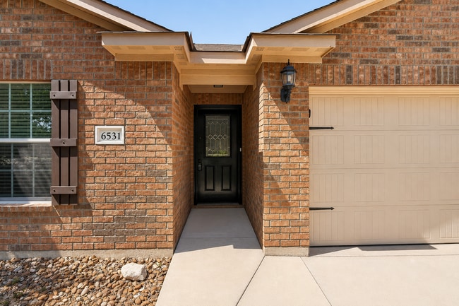 Foto del edificio - 6531 Luckey Sq