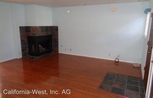 Building Photo - 2 br, 1.5 bath House - 1157 CLEVENGER