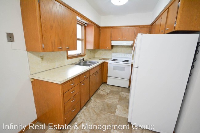 Foto del edificio - 2 br, 1 bath Apartment - 1020 13-1/2 St SE