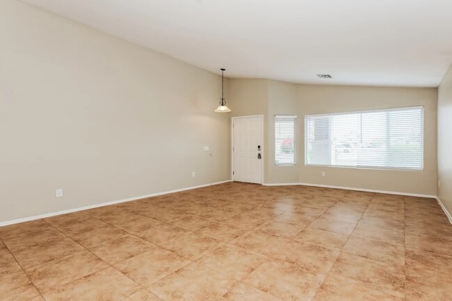 Foto del edificio - 4074 E Princeton Ave