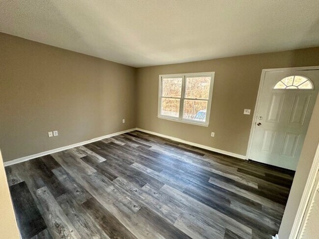 Foto del edificio - Newly renovated 3-bedroom Creekside Townhome - Available Now