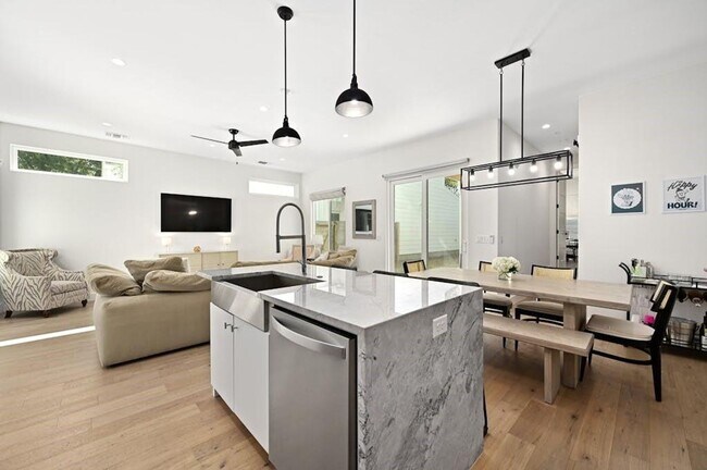 Foto del edificio - 5212 Huisache St