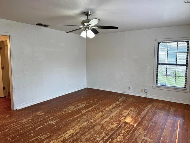 Building Photo - 3304 Sherwood Ln