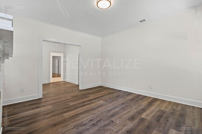 Foto del edificio - Charming 3 Bed 2 Bath Bungalow in Mobile