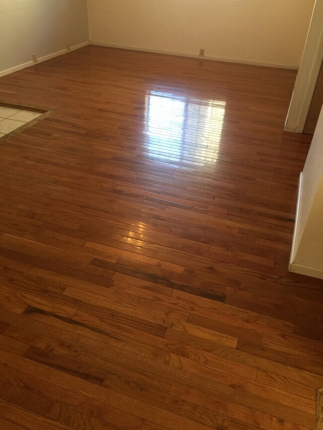 Photo - 1000 N Beaver St Townhome