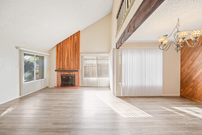Building Photo - Wonderful Large House in Mira Mesa Now Ava...