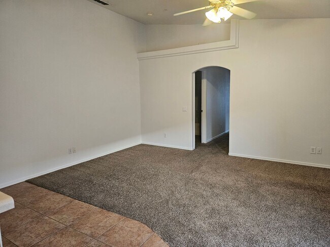 Building Photo - 3575 Lost Dutchman Dr