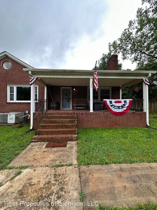 Building Photo - 3 br, 2 bath House - 208 Gaines St