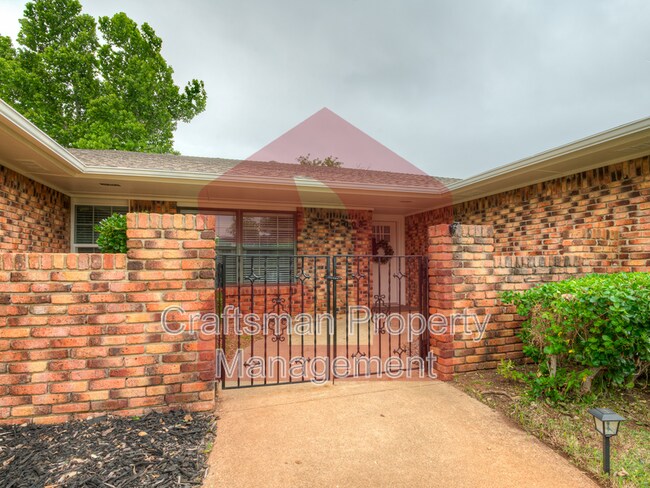 Building Photo - 12008 Camelot Dr