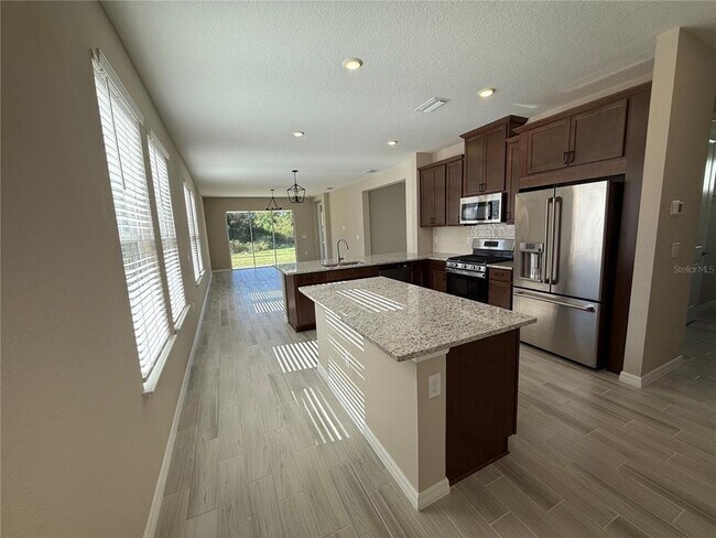 Foto del edificio - 15013 Shady Palms Ln