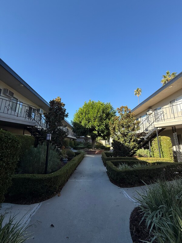 Building Photo - 999 Locust St