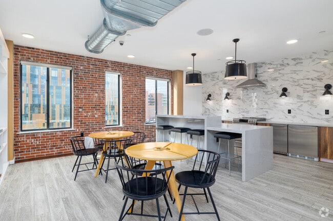 Sky Lounge - Paloma University City Apartments