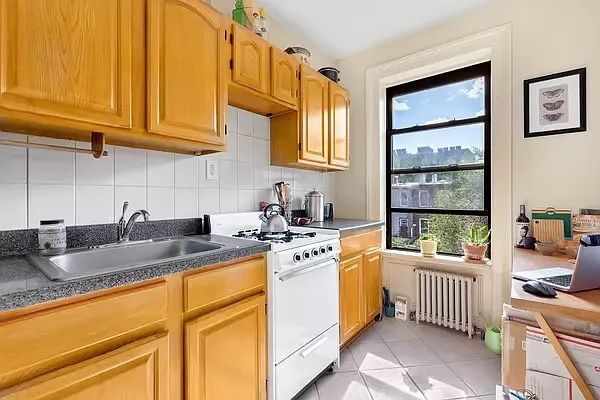 Foto del edificio - "Charming 1-Bedroom Gem on Madison St, Brooklyn – Your Cozy Urban Retreat Awaits!"