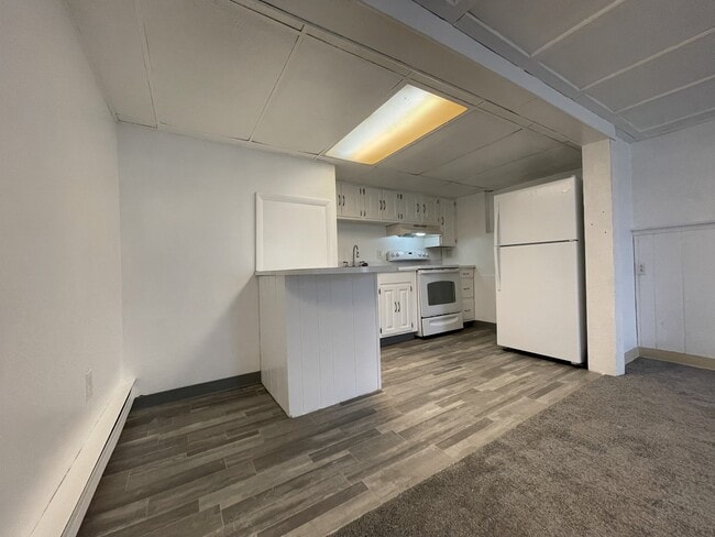 Building Photo - 139 S York Rd