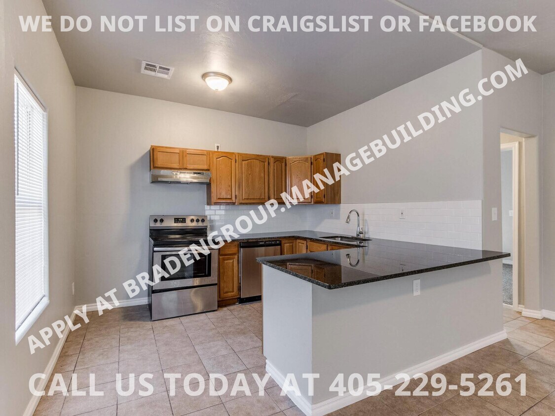 Primary Photo - 908 NW 95th St
