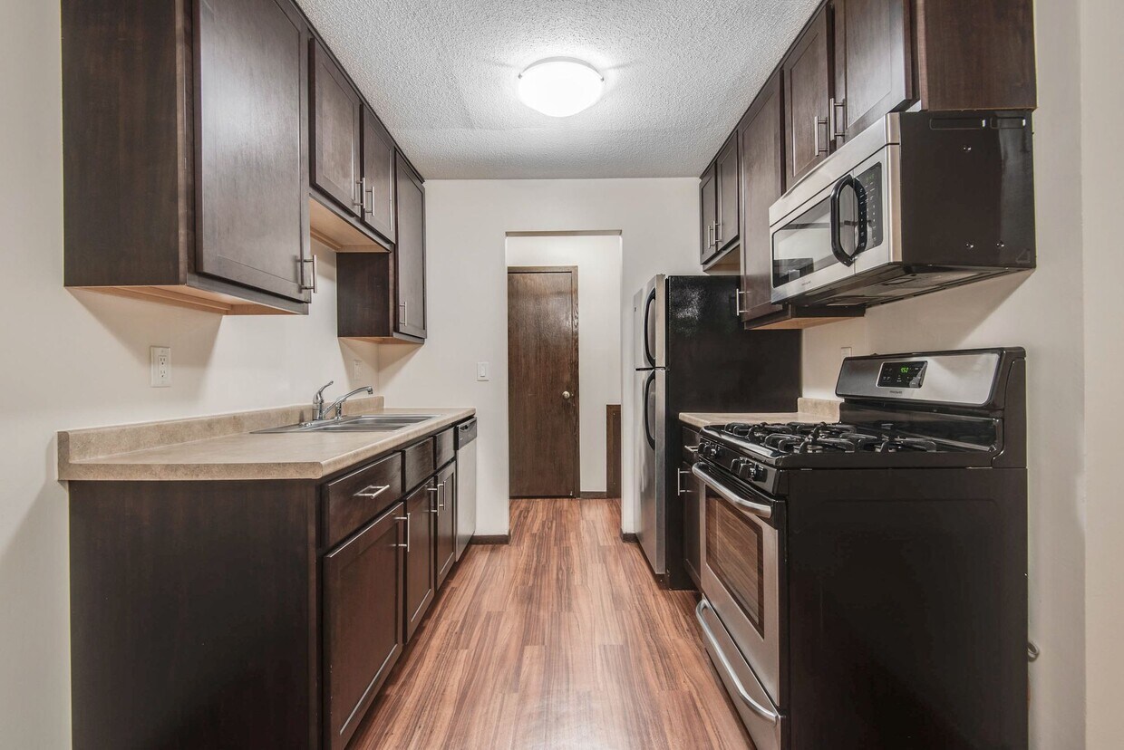 Oaks Braemar Apartments in Edina, MN