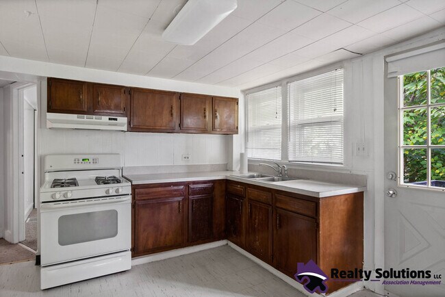 Building Photo - 351 Blue Bell Rd