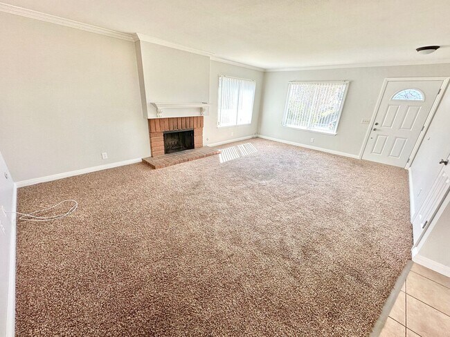 Foto del edificio - Single family home located in desirable Yo...