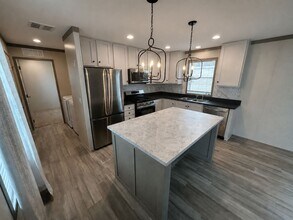 Building Photo - 324 Utah Ct