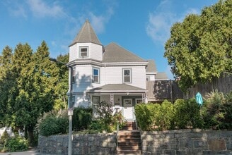 Building Photo - 15 S Fairview St