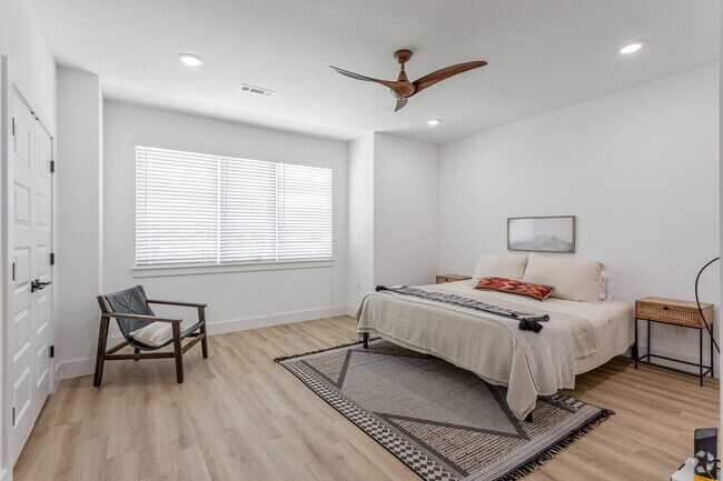 2HAB, 2.5BA - Elm Tree Townhomes