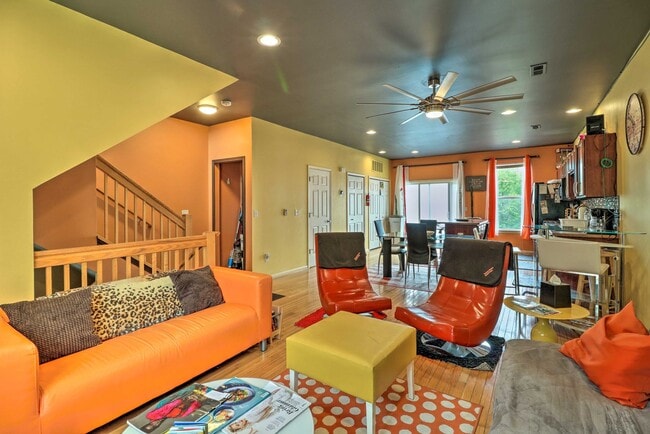 Foto del edificio - 7721 Woodward Ave