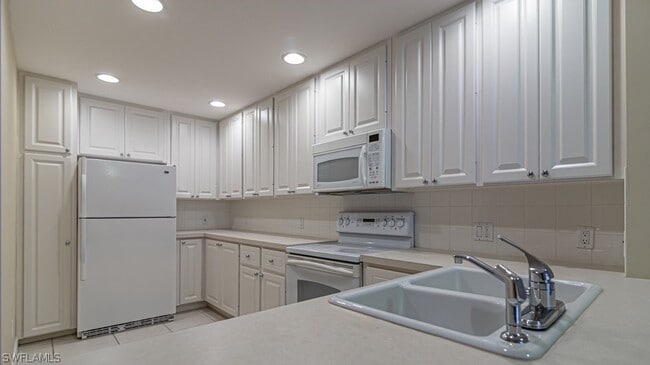 Building Photo - 28576 Alessandria Cir