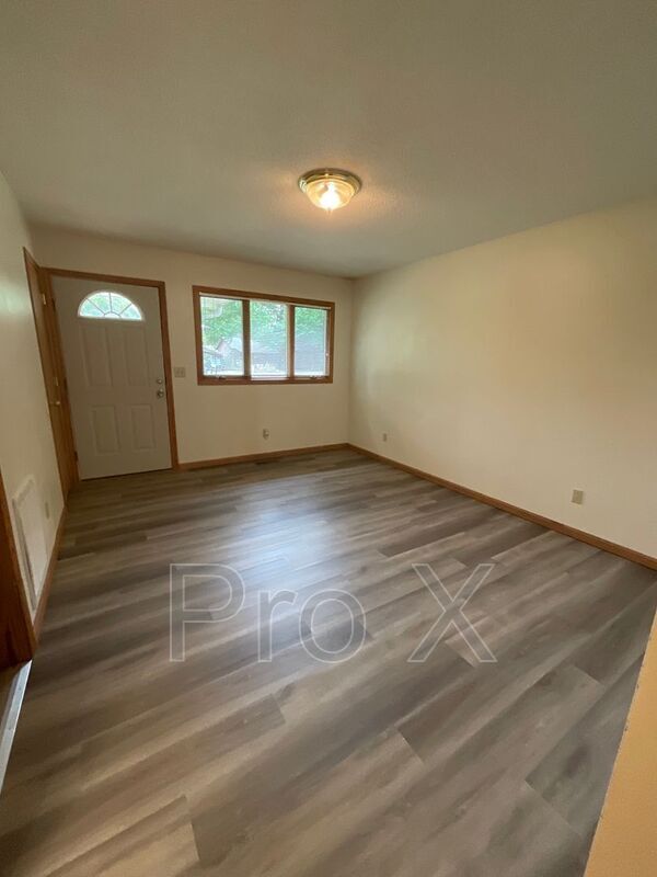 Foto del edificio - 404 E Adams St