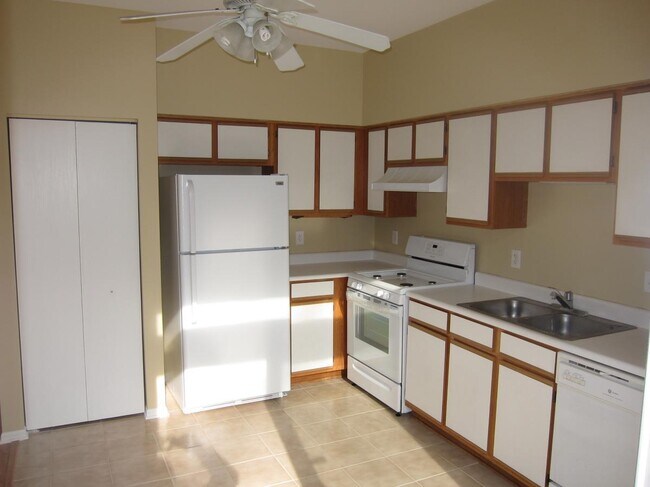 Building Photo - 13908 S Oakdale Ct