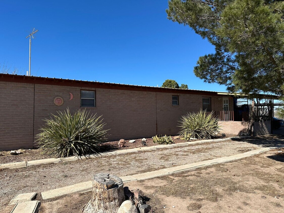 Primary Photo - 1 Bed 2 Bath Home