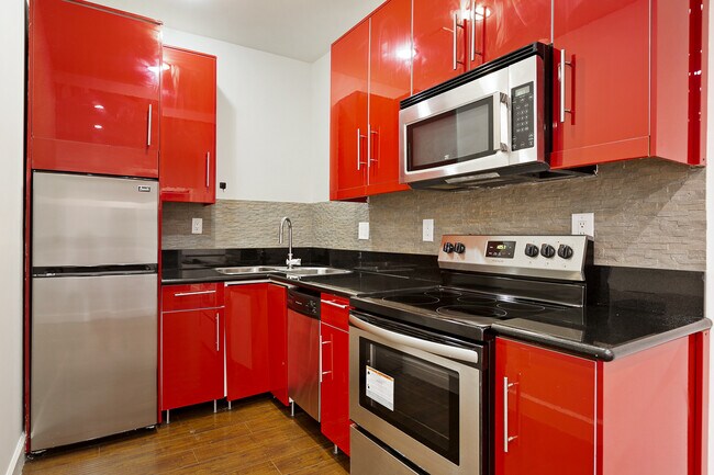 Foto del edificio - 7223-7229 Willoughby